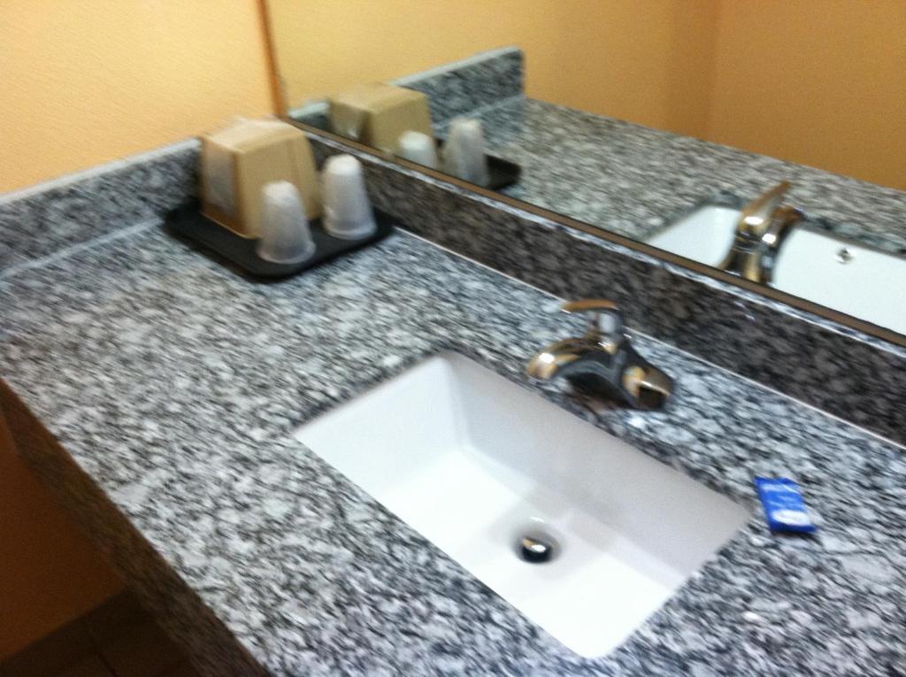 Express Inn West Memphis Room photo